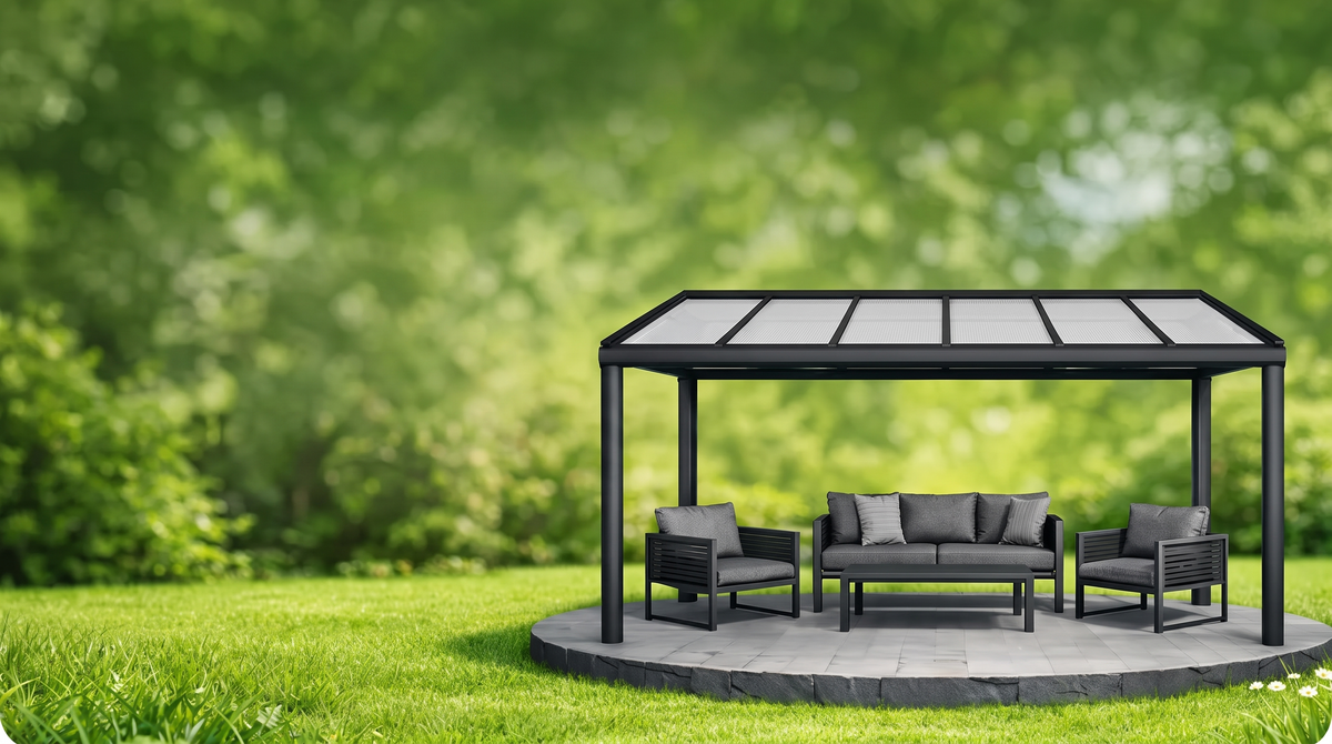 Terrassendach mit klaren Stegplatten